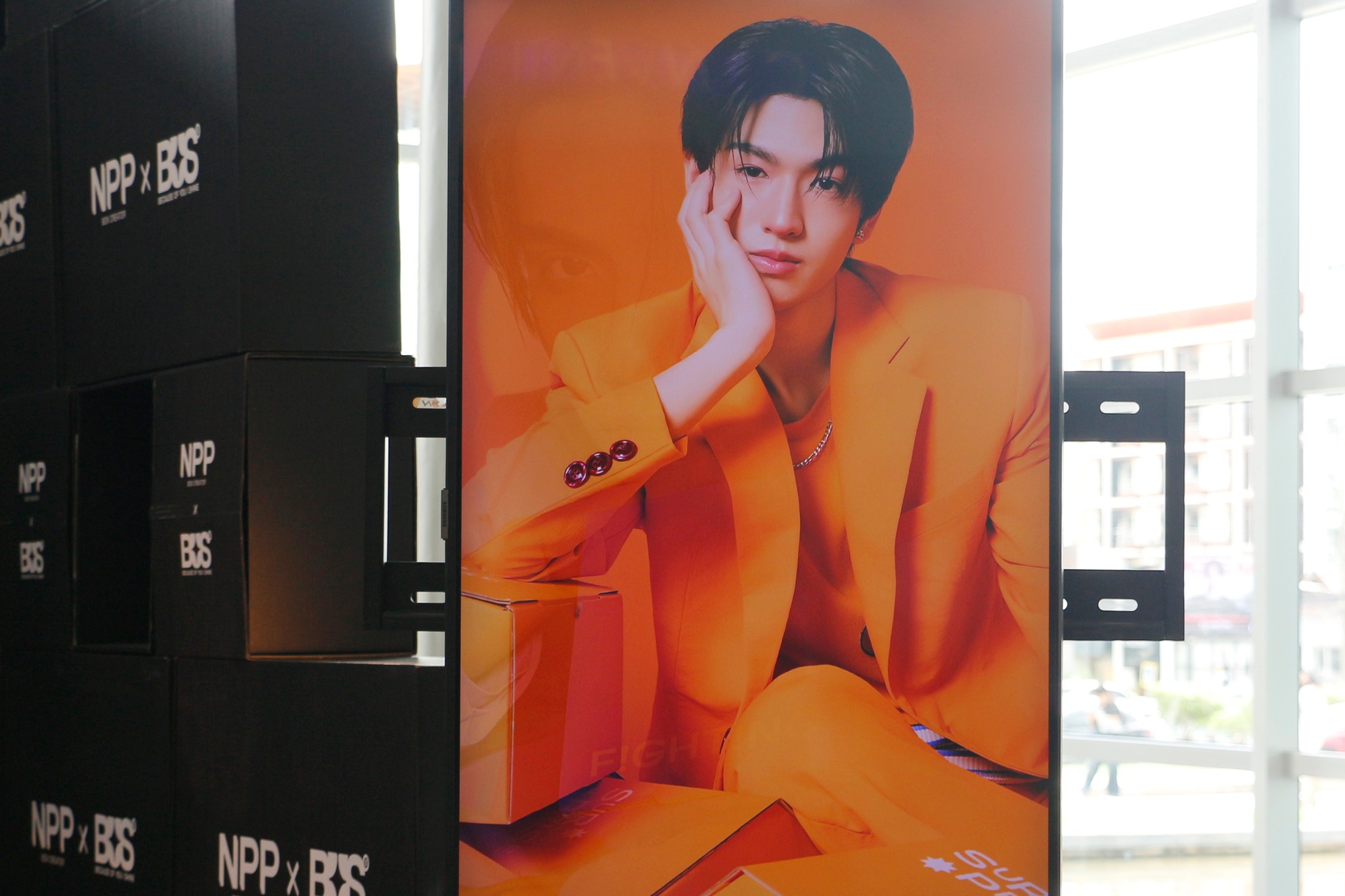Knock Knock Knock : BUS 1st THAILAND FANCON TOUR HAT YAI